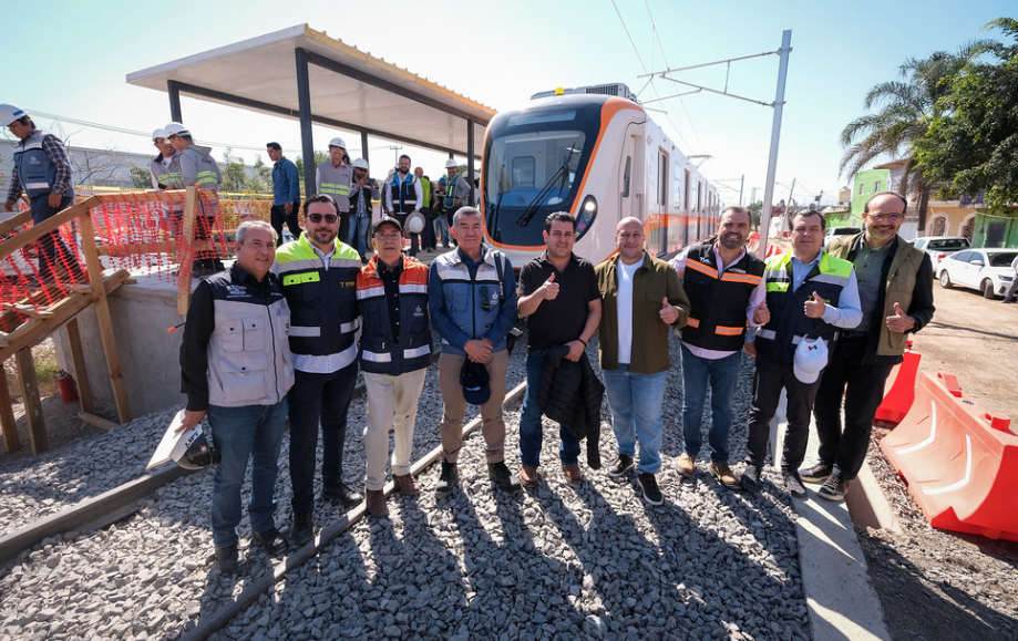 Realiza Alfaro recorrido de Línea 4 de Tlajomulco